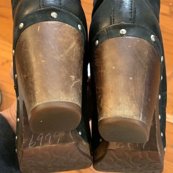 UGG Size 6 Lynnea black suede shearling lined clog boots - Picture 6 of 14